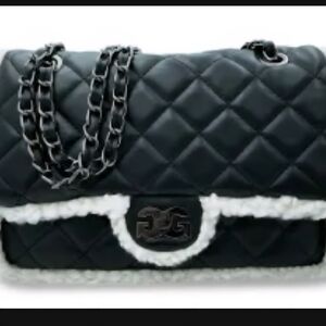 Elegant Black Quilted Shoulder Bag